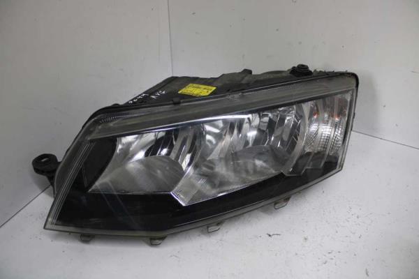 PHARE GAUCHE SKODA - Vue 1